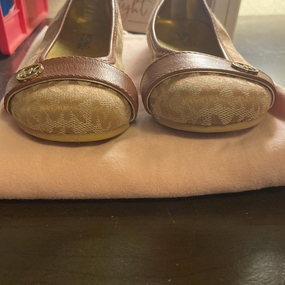 Michael Kors flats sz 11- kids-EUC - Picture 2 of 6